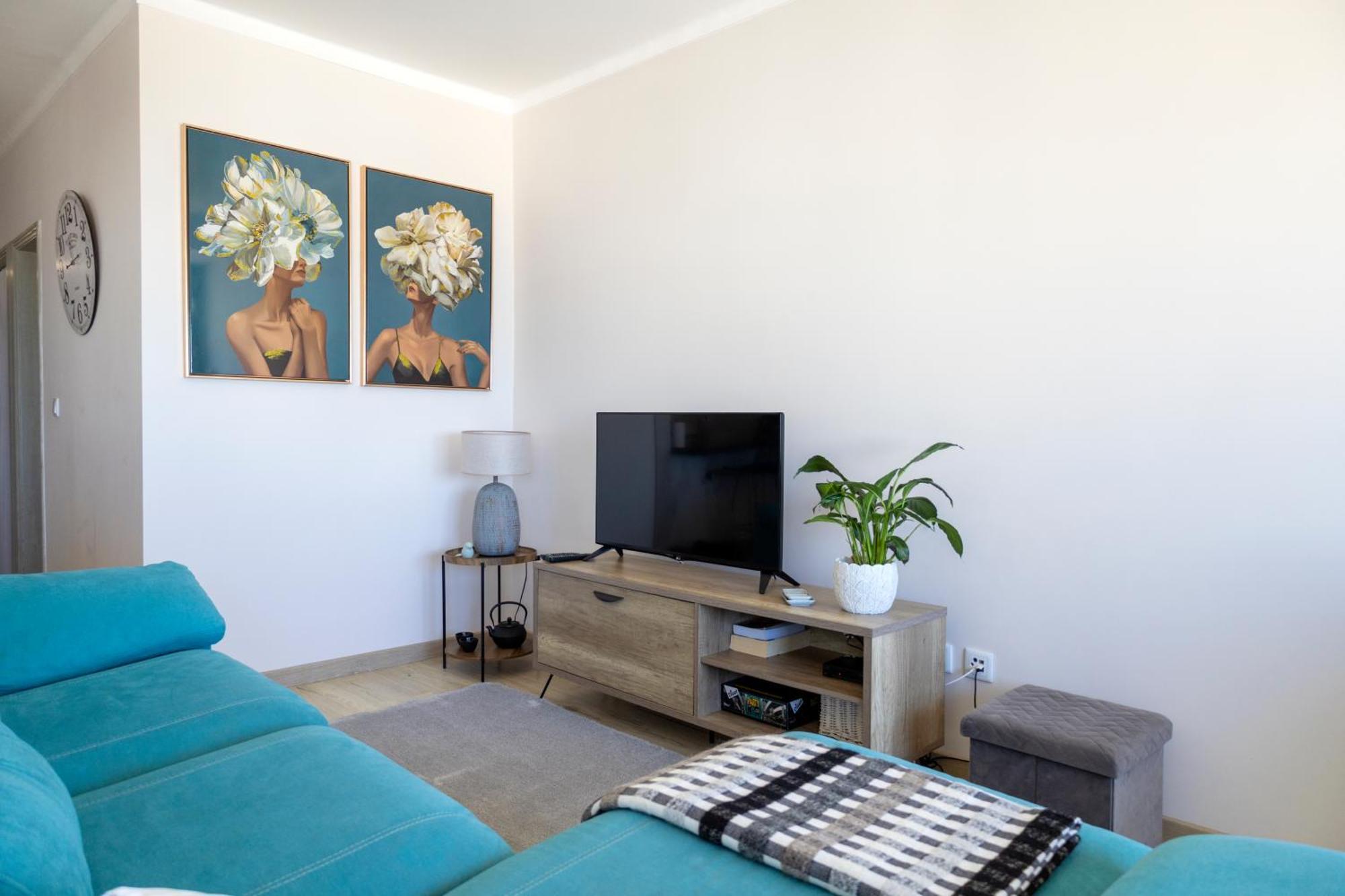 Apartment Blue House In Santa Cruz With Sea View